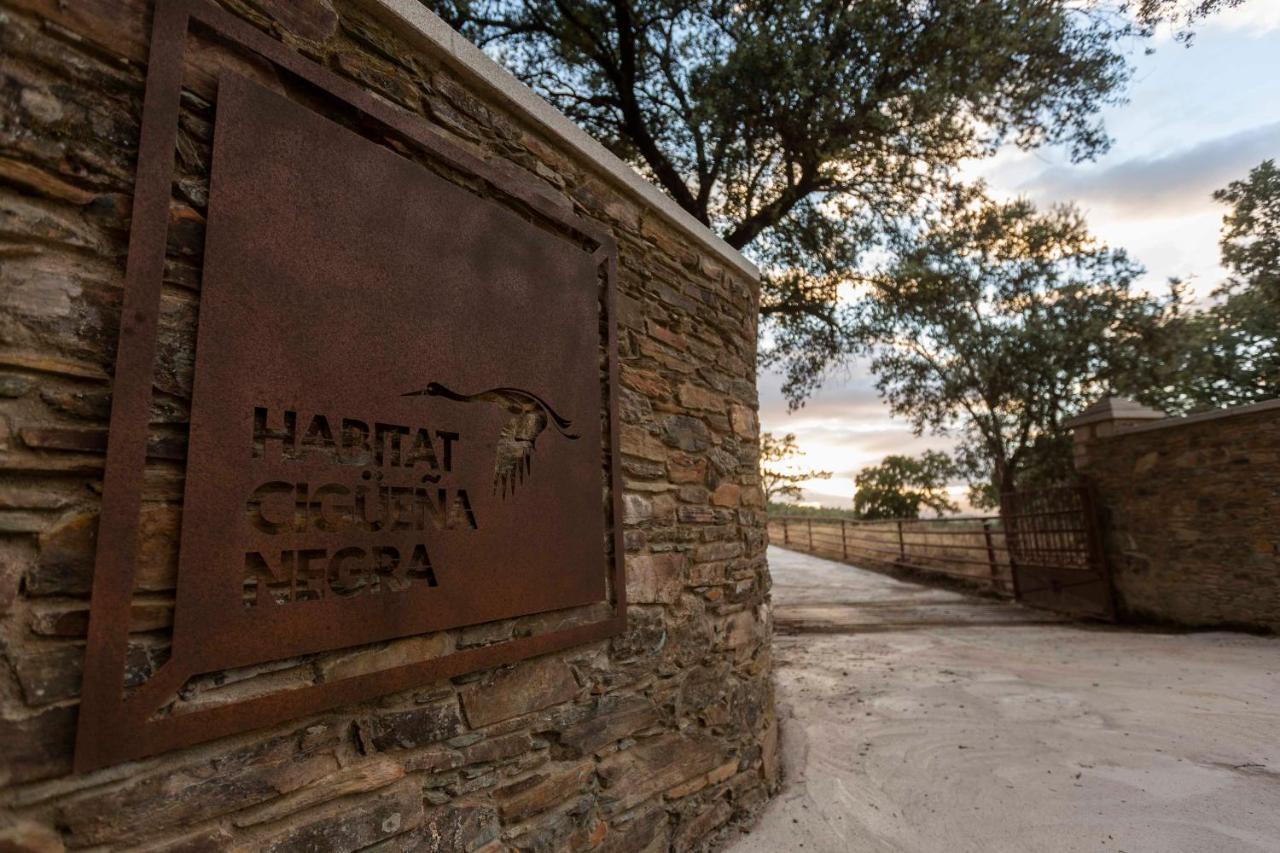 Habitat Cigueena Negra Вальверде-дель-Фресно Экстерьер фото
